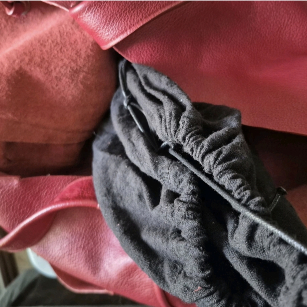 ZARA Leather Large Slouch Shoulder Bag, Deep Red. - Picture 7 of 7